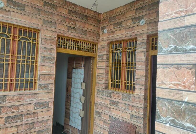 تختخواب و صبحانه Aryan Home Stay