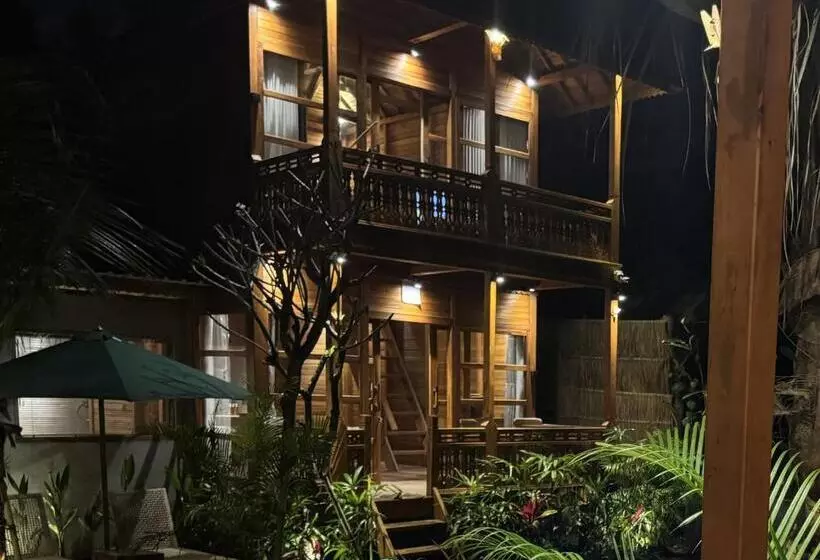 Aamiaismajoitus (B&B) Harmony Wooden Villas