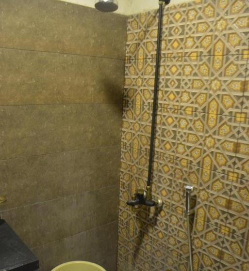 تختخواب و صبحانه Ukasha Guest House