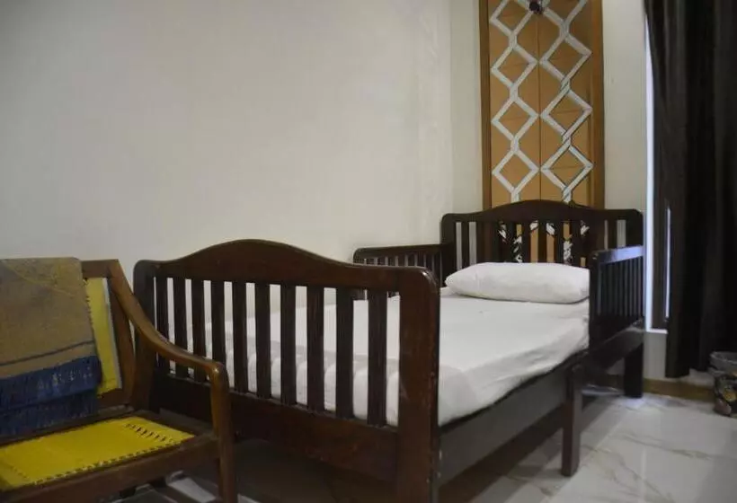 تختخواب و صبحانه Ukasha Guest House