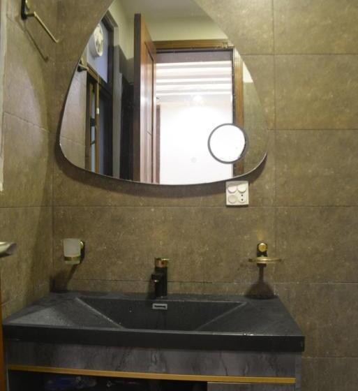 تختخواب و صبحانه Ukasha Guest House