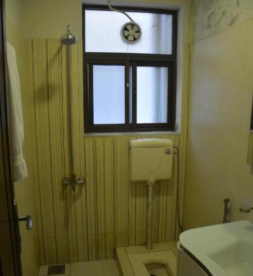 تختخواب و صبحانه Ukasha Guest House