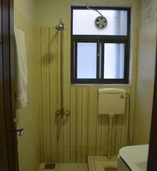 تختخواب و صبحانه Ukasha Guest House