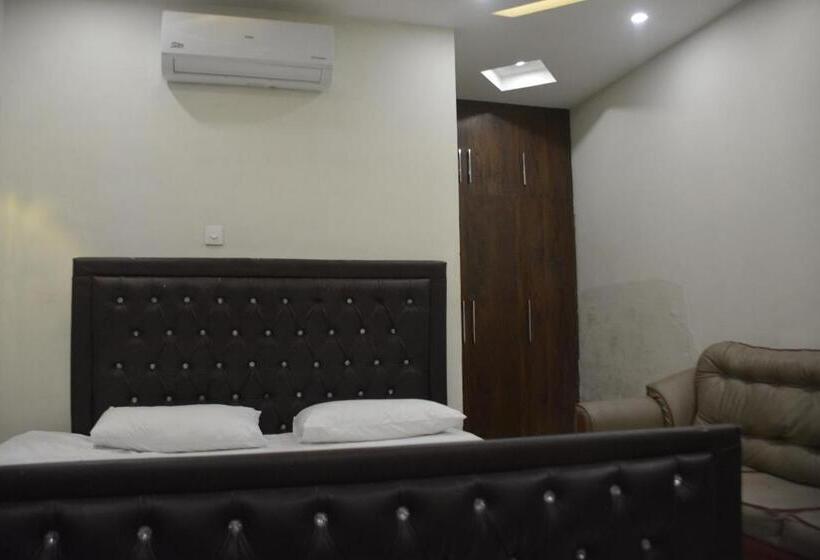 تختخواب و صبحانه Ukasha Guest House