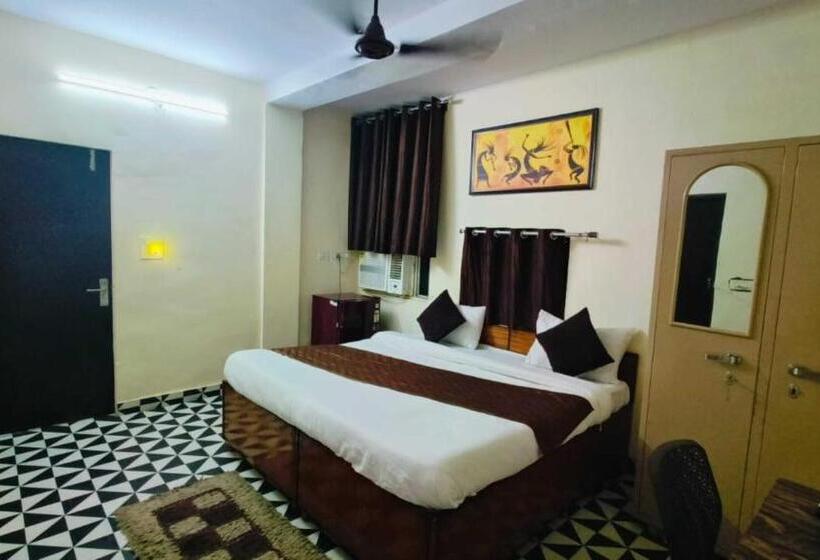 Hotelli Moon Premium Near Us Embassy Chanakyapuri