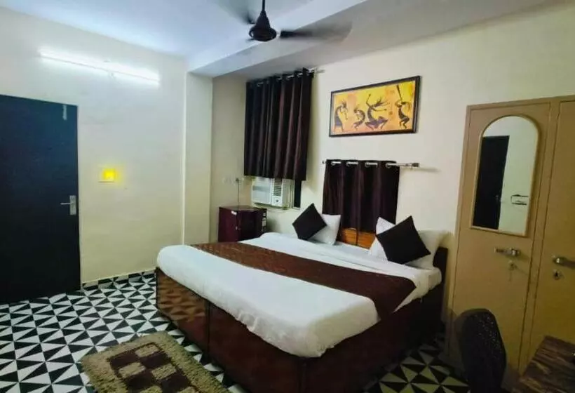 هتل Moon Premium Near Us Embassy Chanakyapuri