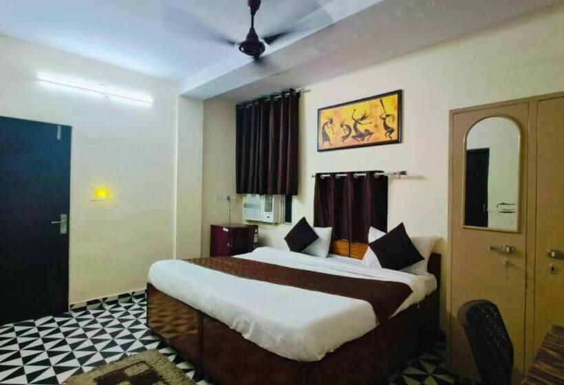 Hotelli Moon Premium Near Us Embassy Chanakyapuri