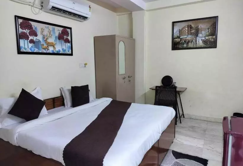 هتل Moon Premium Near Us Embassy Chanakyapuri