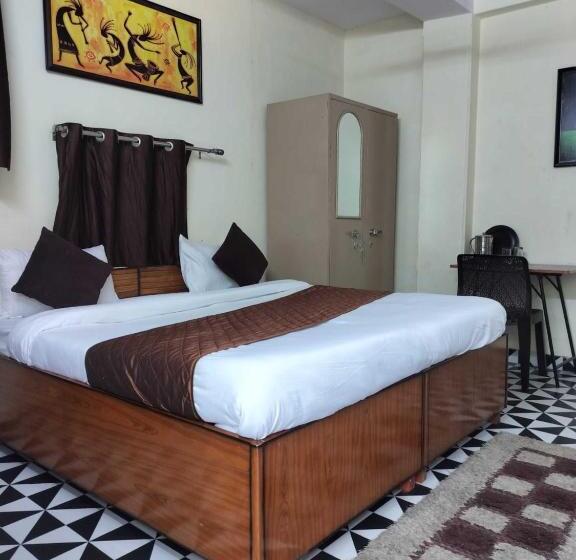 Hotelli Moon Premium Near Us Embassy Chanakyapuri