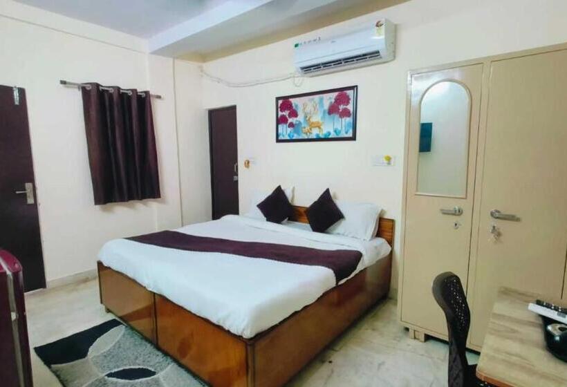 Hotelli Moon Premium Near Us Embassy Chanakyapuri