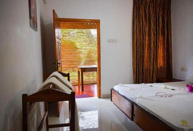 בית מלון כפרי Samudra Resort Habarana