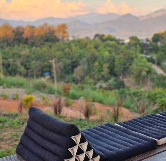 בית מלון כפרי Utopua Resort Nan ยูโทปัวว์ รีสอร์ท น่าน