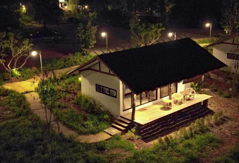 בית מלון כפרי Utopua Resort Nan ยูโทปัวว์ รีสอร์ท น่าน