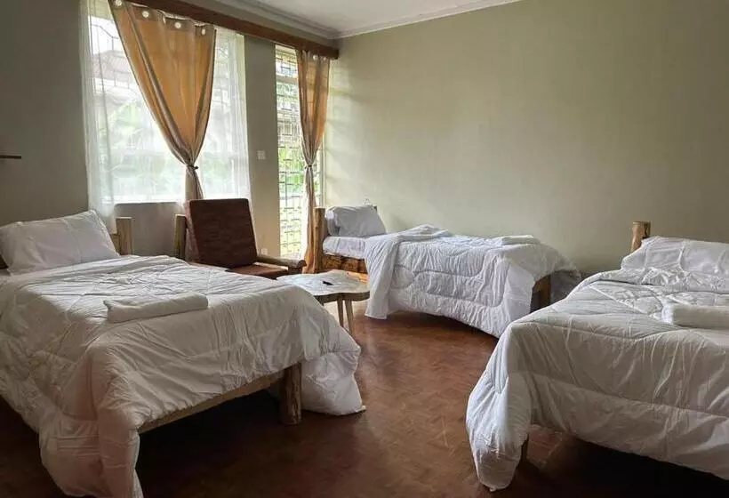 Mwanana Hostels And Homes