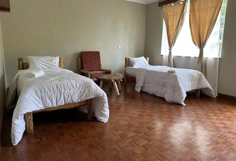 Mwanana Hostels And Homes