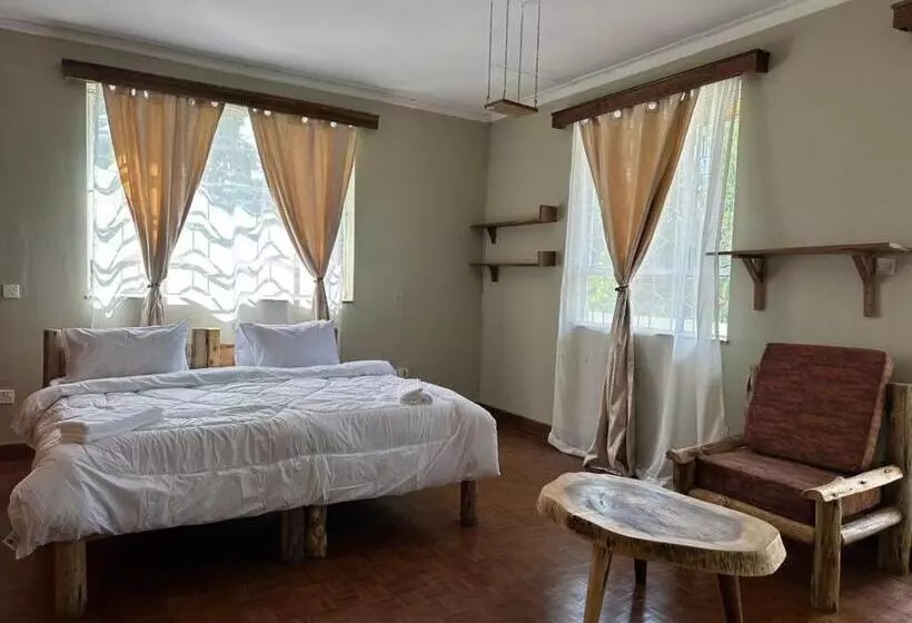 Mwanana Hostels And Homes