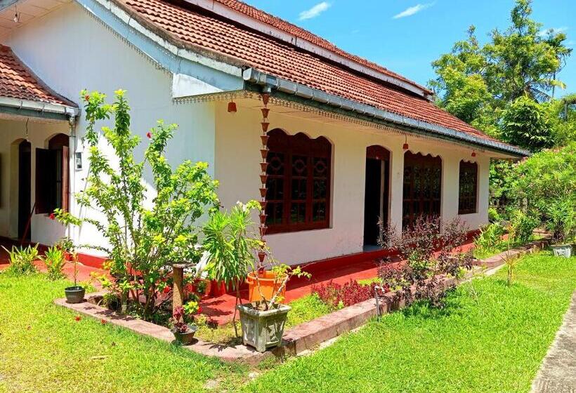 پانسیون Randi Villa