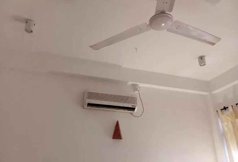 پانسیون Randi Villa