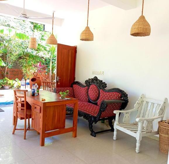 پانسیون Randi Villa