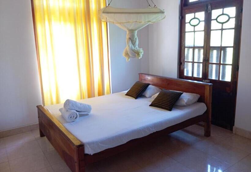 پانسیون Randi Villa