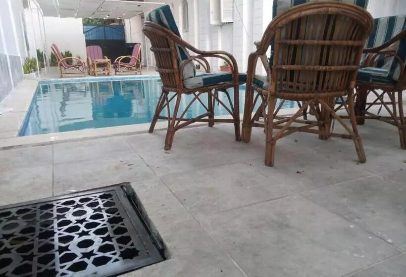 پانسیون Villa Rose Luxor