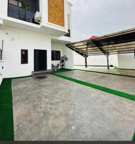 پانسیون Zizi Luxury Homes & Apartments House 4