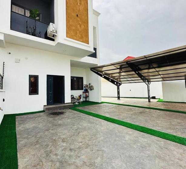 پانسیون Zizi Luxury Homes & Apartments House 4