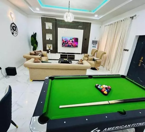 پانسیون Zizi Luxury Homes & Apartments House 4