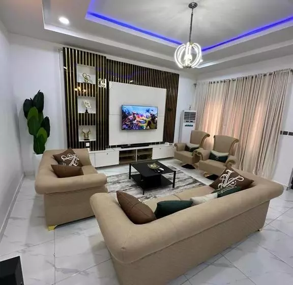 پانسیون Zizi Luxury Homes & Apartments House 4