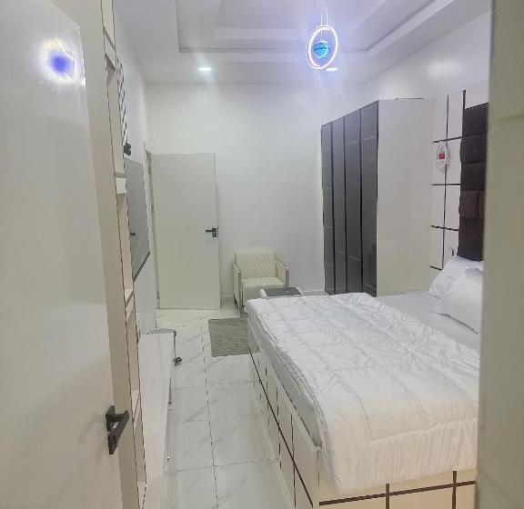 پانسیون Zizi Luxury Homes & Apartments House 4