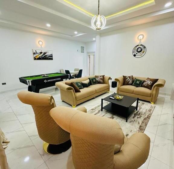 پانسیون Zizi Luxury Homes & Apartments House 4