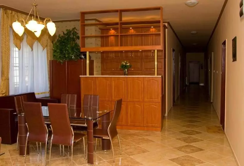 ベッドアンドブレックファースト Bátor Park Panzió