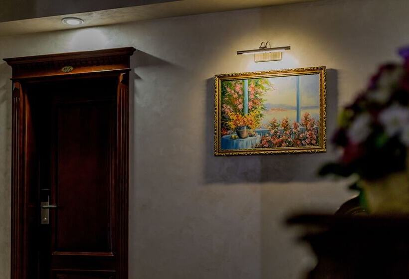 فندق Almar Luxury