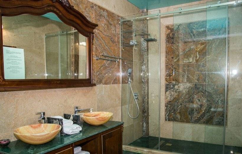 فندق Almar Luxury