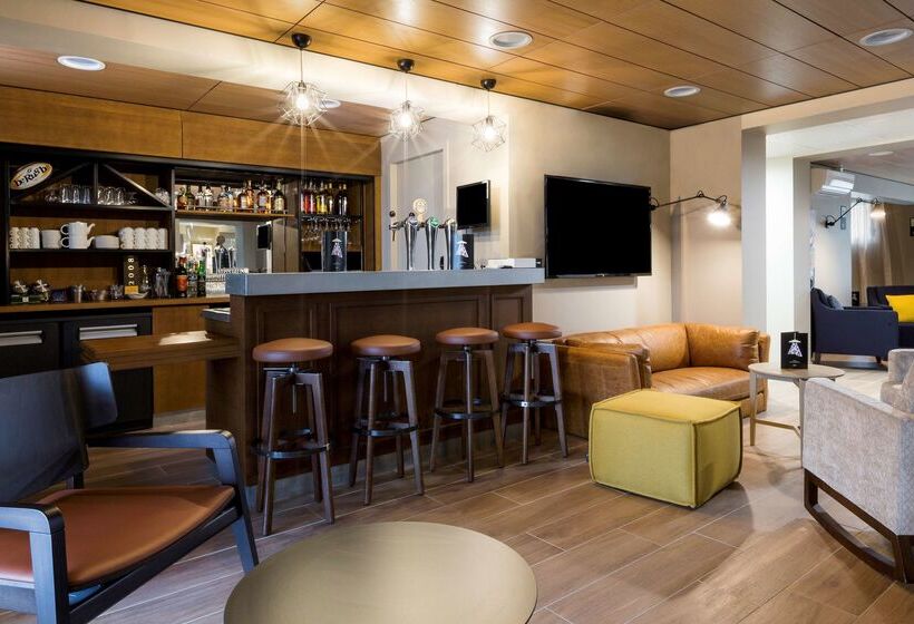 فندق Best Western La Porte Des Chateaux