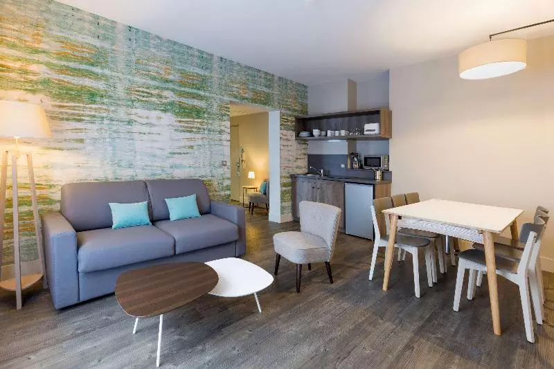 Hotelli Best Western La Porte Des Chateaux