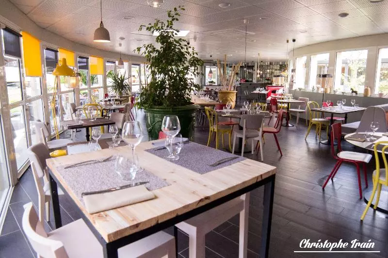 Hotelli Best Western La Porte Des Chateaux