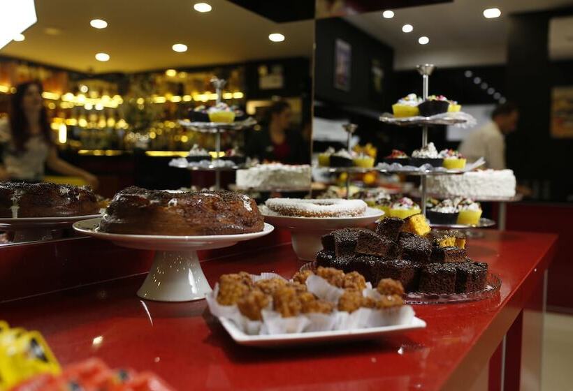 Holiday & Business Hotel   Em Frente Ao Centro De Eventos E Arena Conda