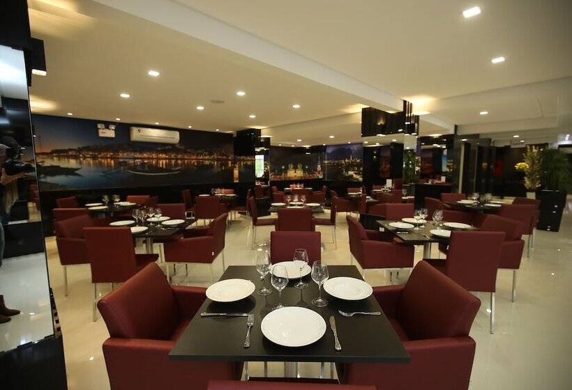 Holiday & Business Hotel   Em Frente Ao Centro De Eventos E Arena Conda