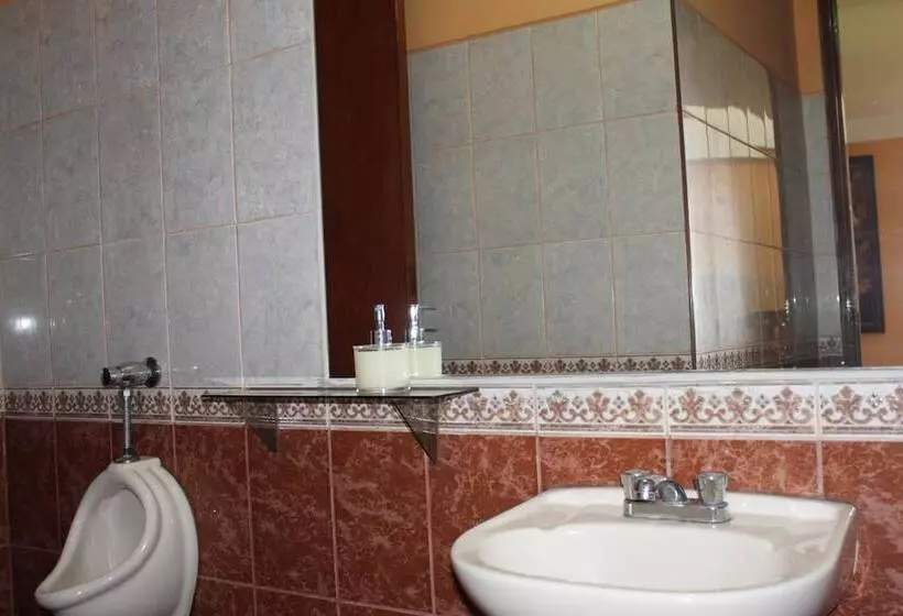 هتل Retamas