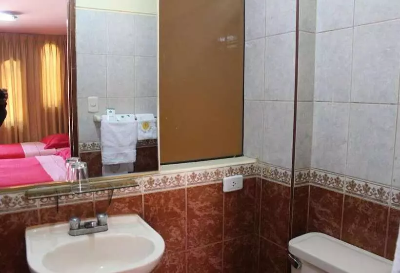 هتل Retamas