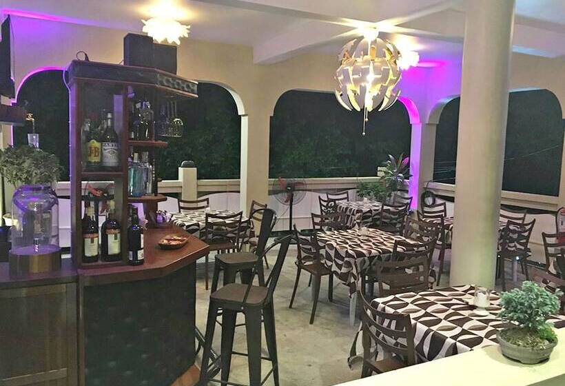 Отель Stardust Beach