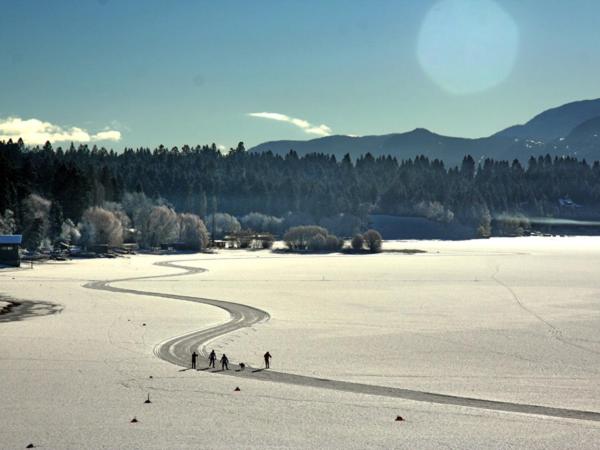 Akiskinook Lake Resort! 1 Bedroom Townhouse! Rent Monthly, Weekly, Private Entrance, Gas Bbq, Wi Fi