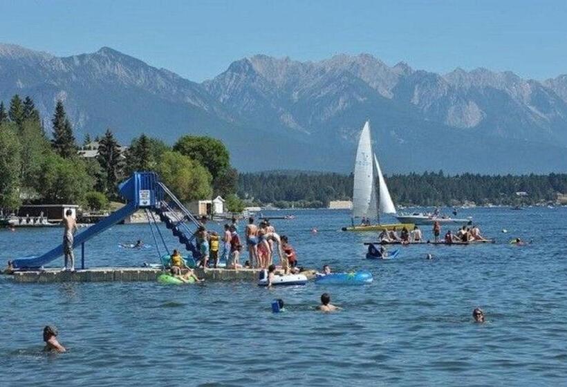 Akiskinook Lake Resort! 1 Bedroom Townhouse! Rent Monthly, Weekly, Private Entrance, Gas Bbq, Wi Fi