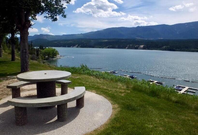 Akiskinook Lake Resort! 1 Bedroom Townhouse! Rent Monthly, Weekly, Private Entrance, Gas Bbq, Wi Fi