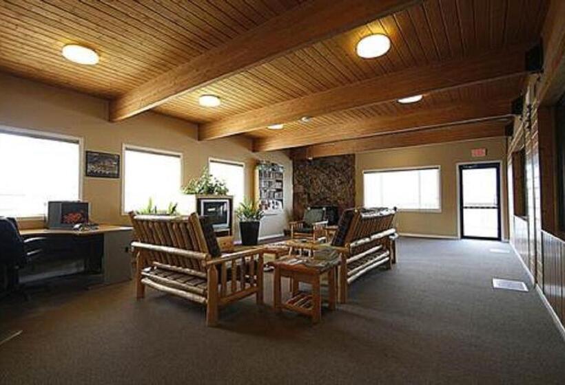 Akiskinook Lake Resort! 1 Bedroom Townhouse! Rent Monthly, Weekly, Private Entrance, Gas Bbq, Wi Fi