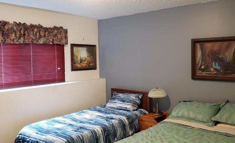 Akiskinook Lake Resort! 1 Bedroom Townhouse! Rent Monthly, Weekly, Private Entrance, Gas Bbq, Wi Fi