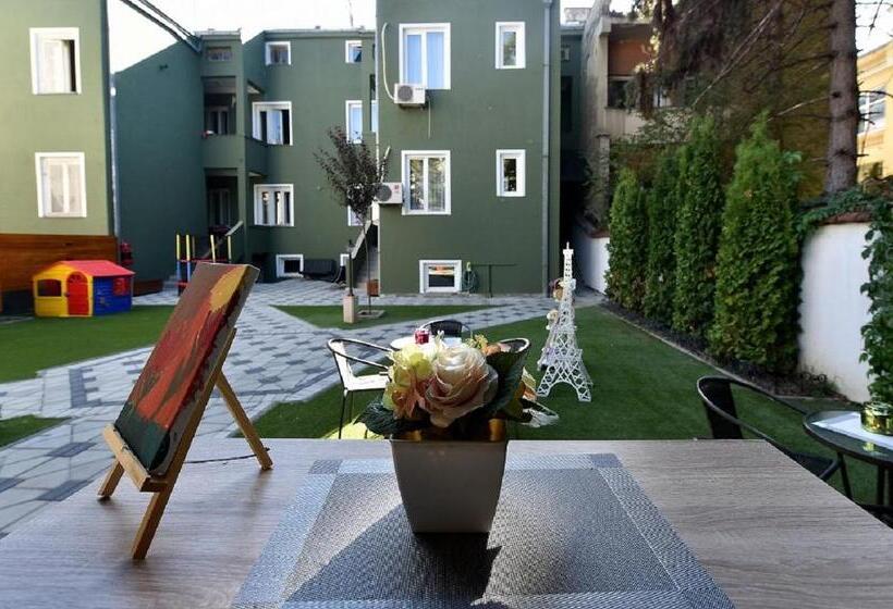 Villa Nina Hotel & Lounge Bar