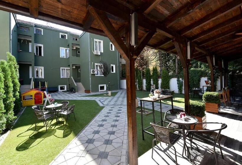 Villa Nina Hotel & Lounge Bar