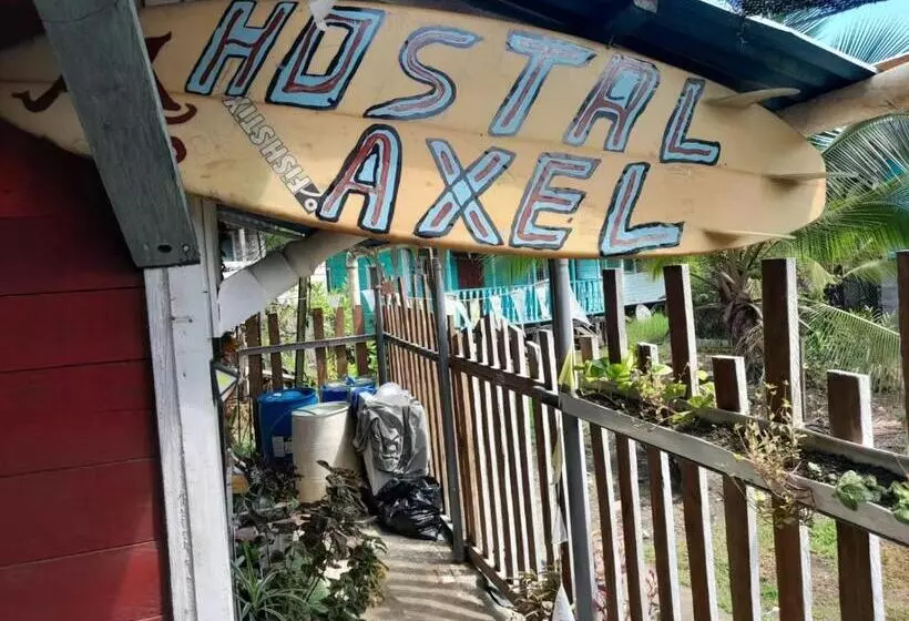 ユースホステル Hostal Cafe Axel
